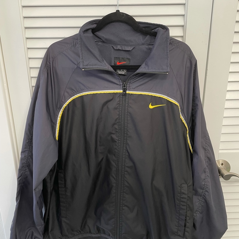 Nike windbreaker jacket